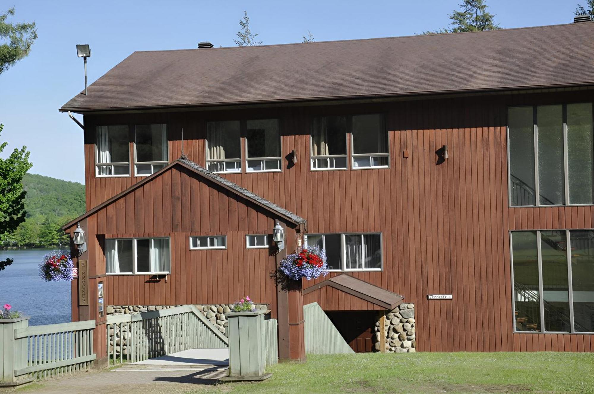 Auberge Morritt มงต์-ทร็องบล็องต์ ภายนอก รูปภาพ