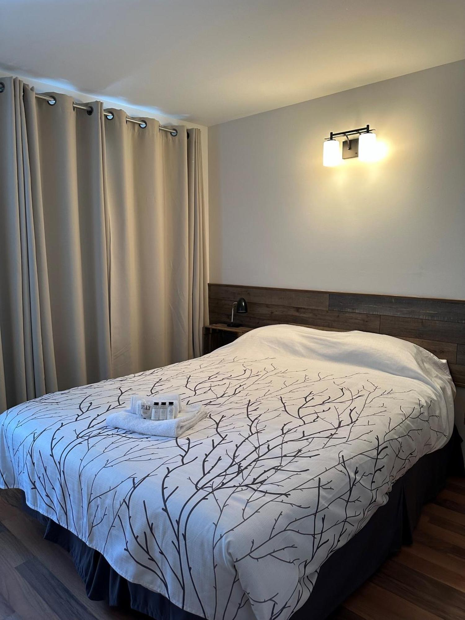 Auberge Morritt มงต์-ทร็องบล็องต์ ภายนอก รูปภาพ