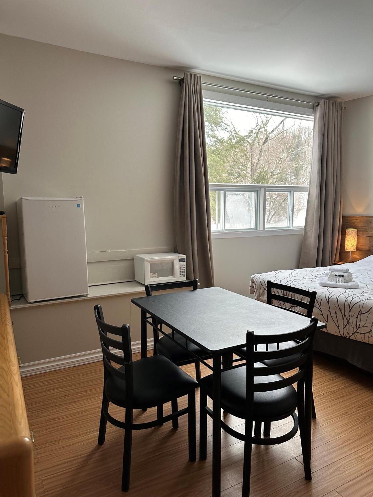 Auberge Morritt มงต์-ทร็องบล็องต์ ภายนอก รูปภาพ