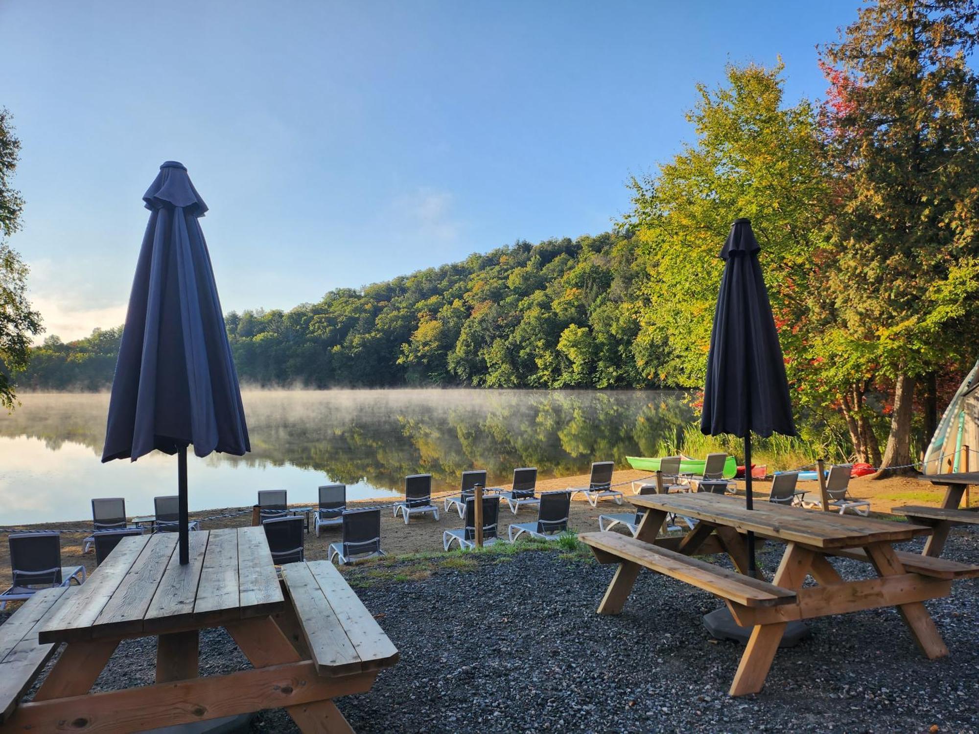 Auberge Morritt มงต์-ทร็องบล็องต์ ภายนอก รูปภาพ